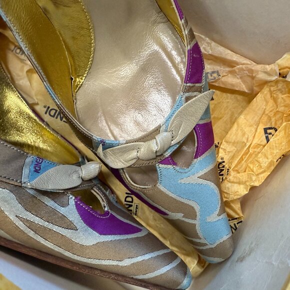 FENDI Vintage "Scarpe" Satin Print Pumps w Gold Heels (Fendi Box w Fendi Tissue) - Picture 8 of 8